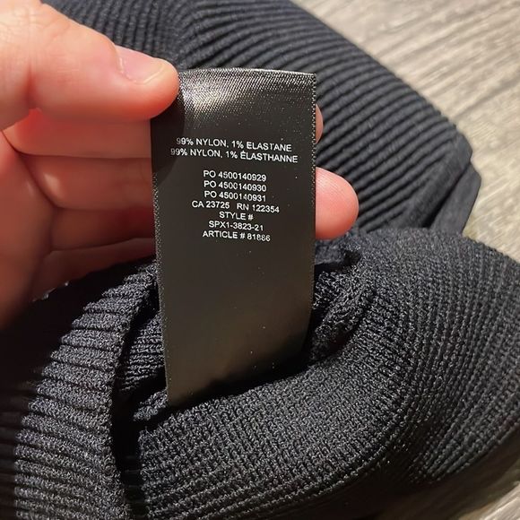 ARITZIA | Babaton Sculpt Knit Mockneck Halter Top - Picture 10 of 13